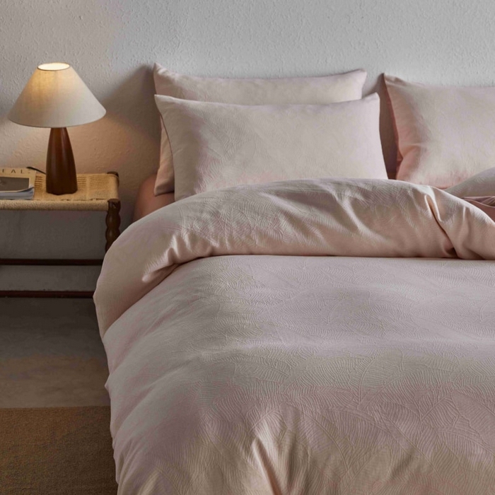 91家纺网 家纺一手货源 找家纺 2025新款全棉纯棉色织提花四件套（艾薇） 艾薇—薄玉色