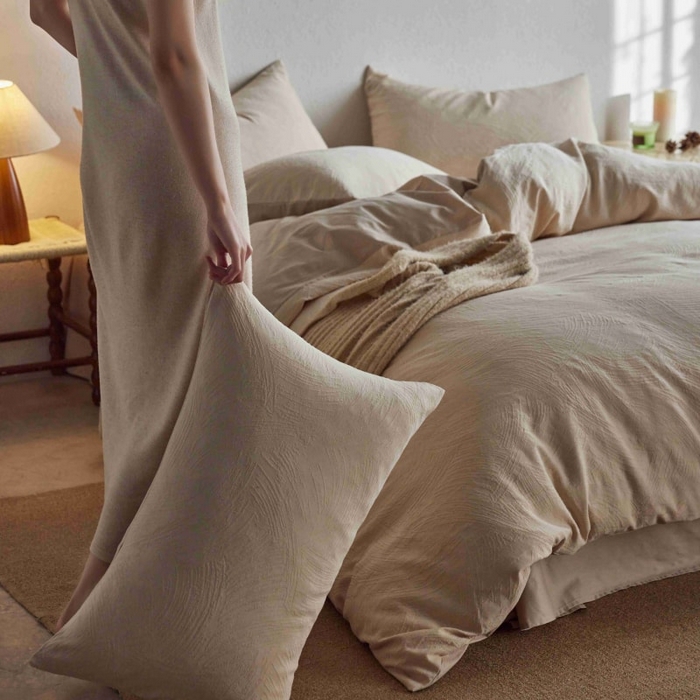 91家纺网 家纺一手货源 找家纺 2025新款全棉纯棉色织提花四件套（艾薇） 艾薇—春水白