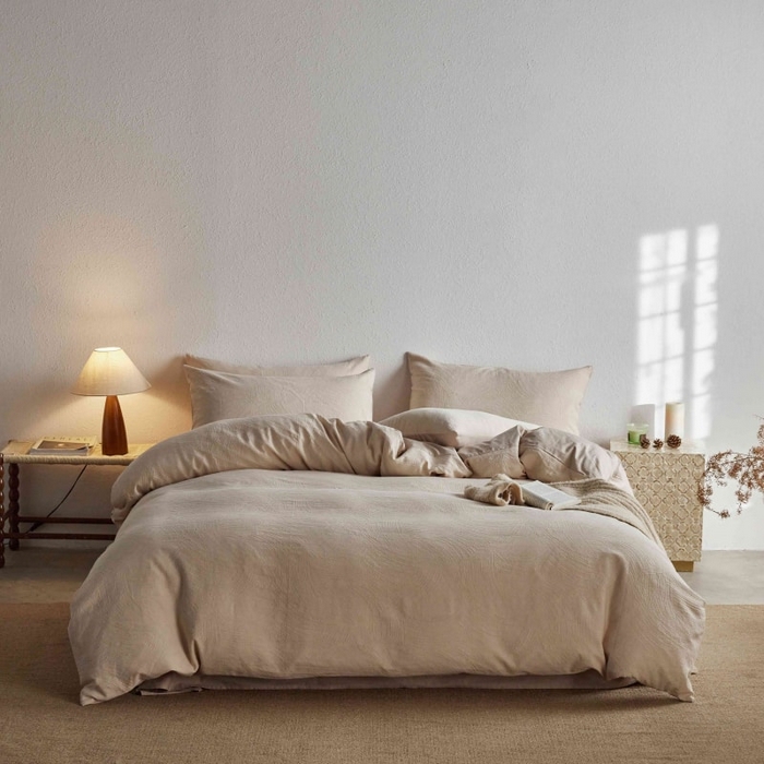 91家纺网 家纺一手货源 找家纺 2025新款全棉纯棉色织提花四件套（艾薇） 艾薇—春水白