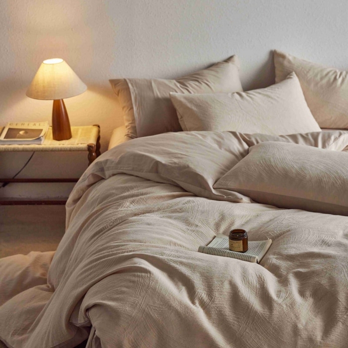 91家纺网 家纺一手货源 找家纺 2025新款全棉纯棉色织提花四件套（艾薇） 艾薇—春水白