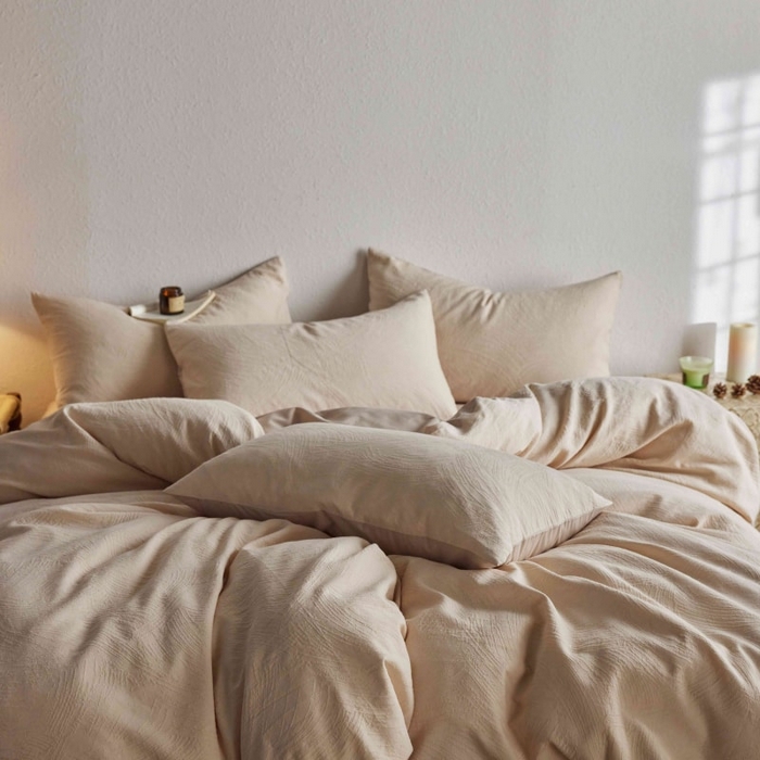 91家纺网 家纺一手货源 找家纺 2025新款全棉纯棉色织提花四件套（艾薇） 艾薇—春水白