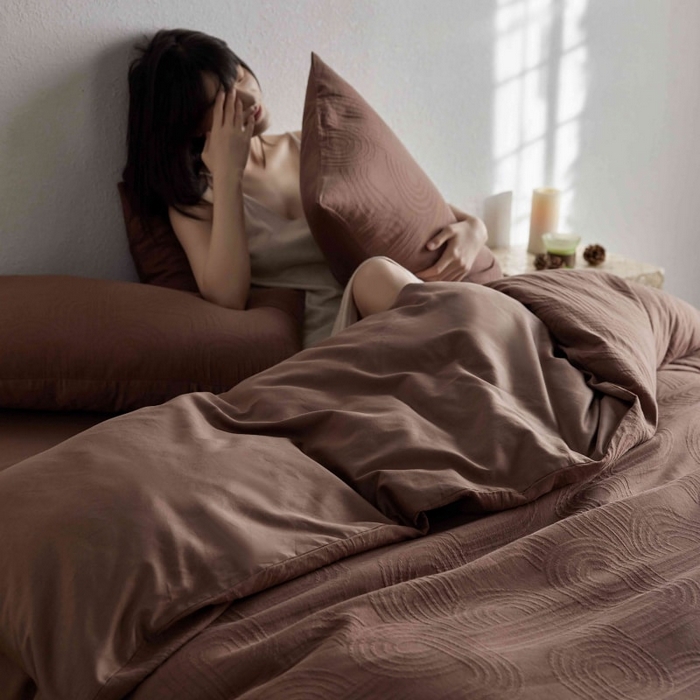 91家纺网 家纺一手货源 找家纺 2025新款全棉纯棉色织提花四件套（艾薇） 艾薇—焦糖棕