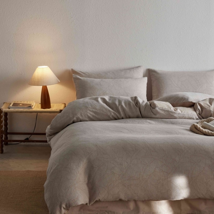 91家纺网 家纺一手货源 找家纺 2025新款全棉纯棉色织提花四件套（艾薇） 艾薇—流光杏