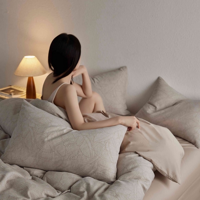 91家纺网 家纺一手货源 找家纺 2025新款全棉纯棉色织提花四件套（艾薇） 艾薇—流光杏