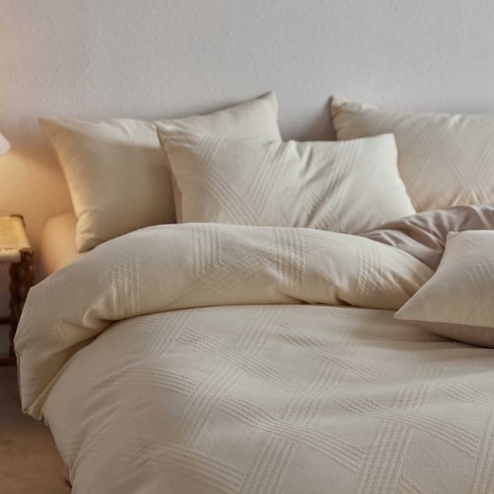 91家纺网 家纺一手货源 找家纺 2025新款全棉纯棉色织提花四件套（艾薇） 艾薇—汝窑白