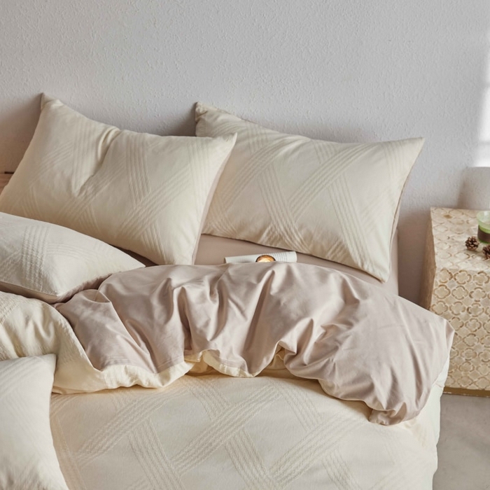 91家纺网 家纺一手货源 找家纺 2025新款全棉纯棉色织提花四件套（艾薇） 艾薇—汝窑白