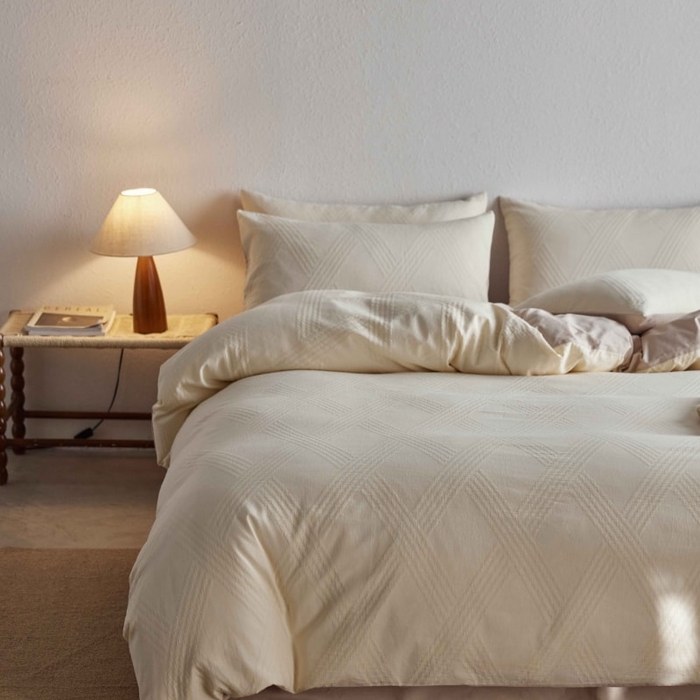 91家纺网 家纺一手货源 找家纺 2025新款全棉纯棉色织提花四件套（艾薇） 艾薇—汝窑白