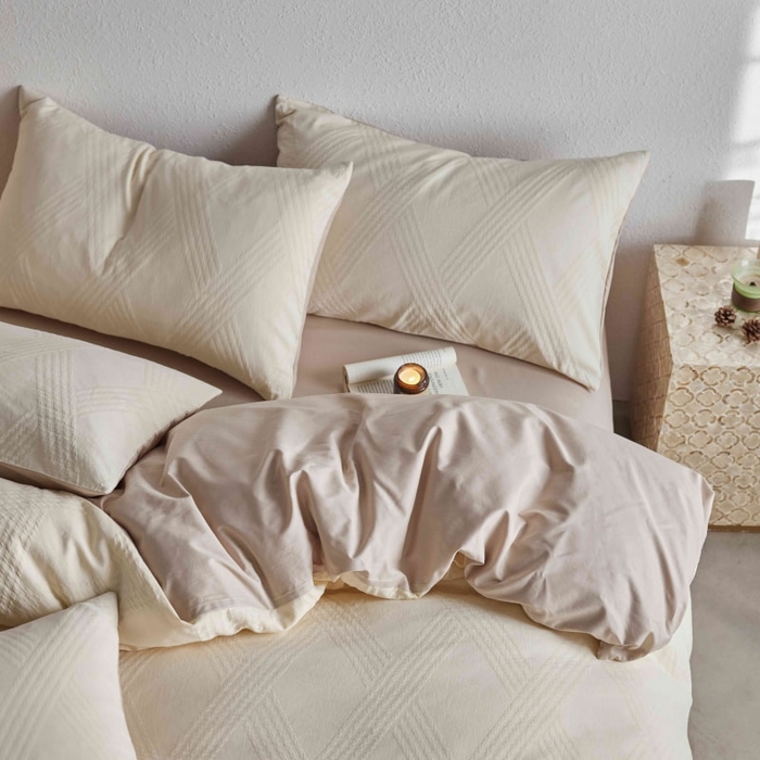 91家纺网 家纺一手货源 找家纺 2025新款全棉纯棉色织提花四件套（艾薇） 艾薇—汝窑白