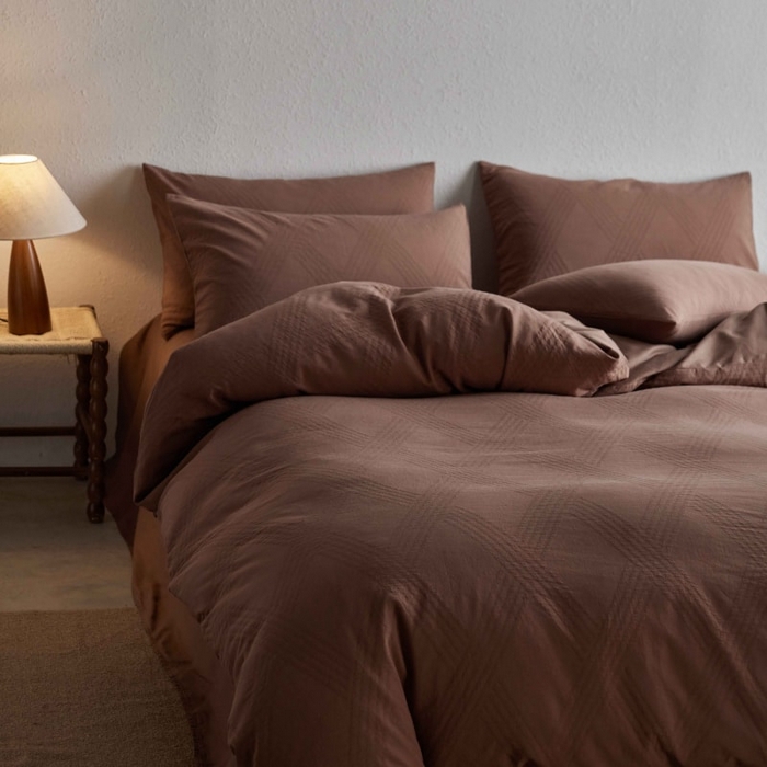 91家纺网 家纺一手货源 找家纺 2025新款全棉纯棉色织提花四件套（艾薇） 艾薇—余晖棕