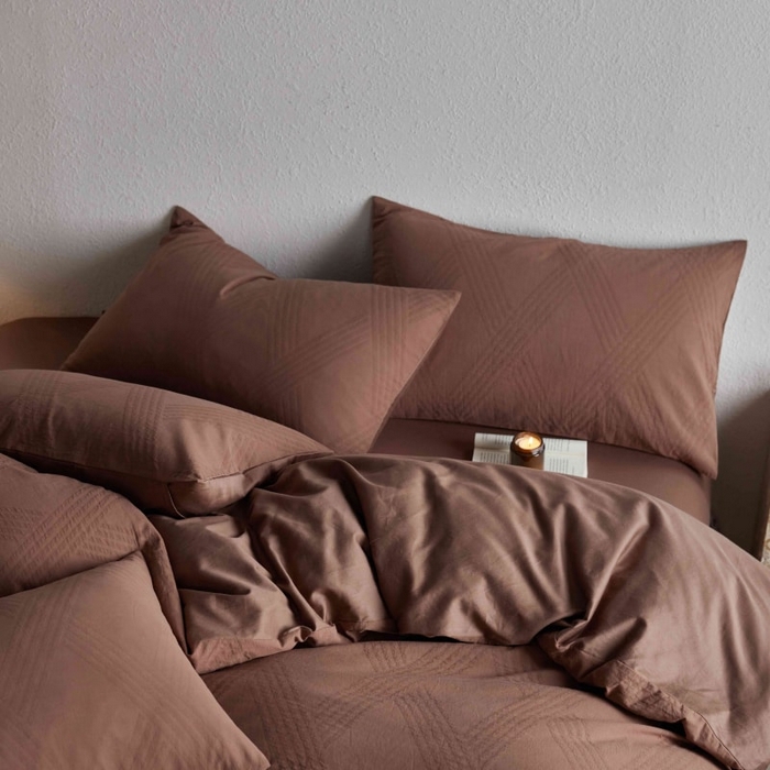 91家纺网 家纺一手货源 找家纺 2025新款全棉纯棉色织提花四件套（艾薇） 艾薇—余晖棕