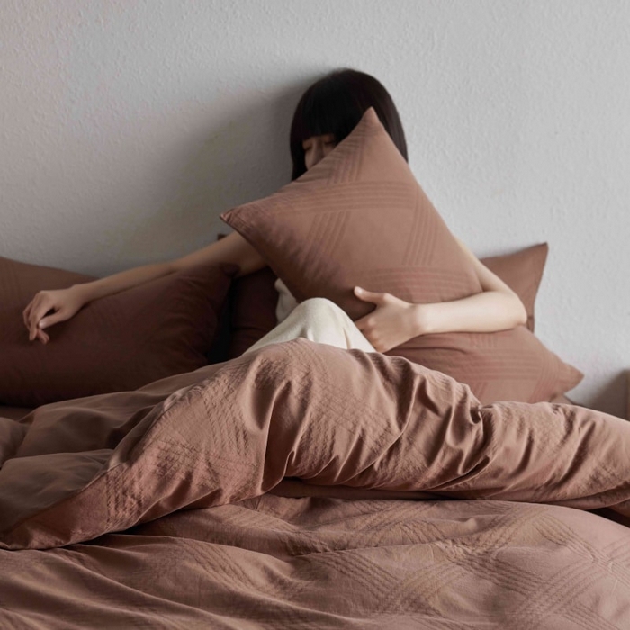 91家纺网 家纺一手货源 找家纺 2025新款全棉纯棉色织提花四件套（艾薇） 艾薇—余晖棕