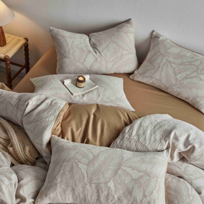 91家纺网 家纺一手货源 找家纺 2025新款全棉纯棉色织提花四件套（艾薇） 艾薇—月魄黄