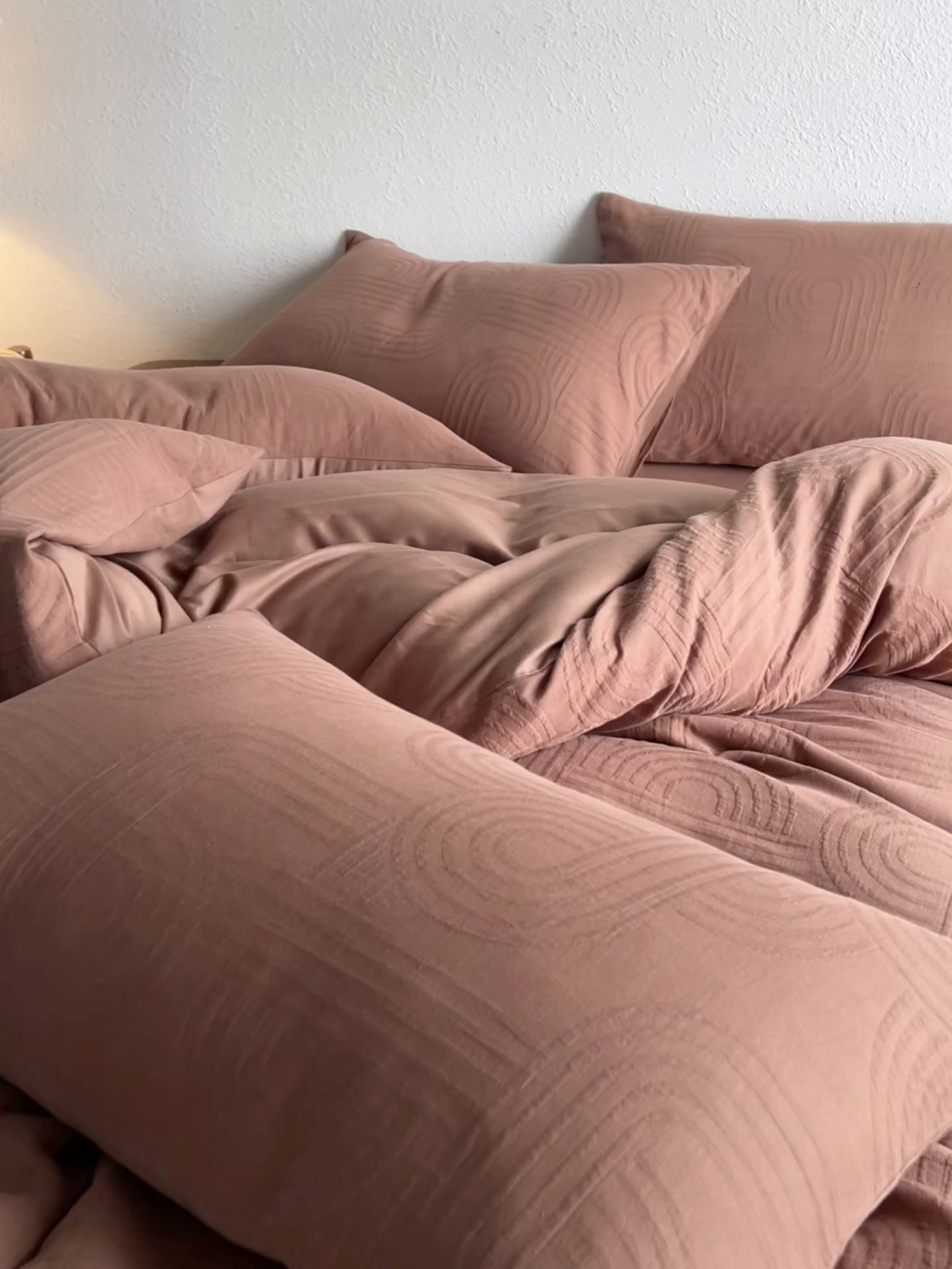 91家纺网 家纺一手货源 找家纺 2025新款全棉纯棉色织提花四件套（艾薇） 艾薇—焦糖棕