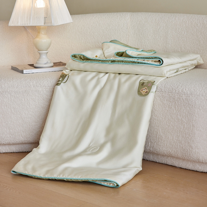 91家纺网 家纺一手货源 找家纺 （总）安莱生活 2025新款50s莱赛尔天丝绣花夏被夏凉被空调被四件套（埋绳款夏被）-萌神系列