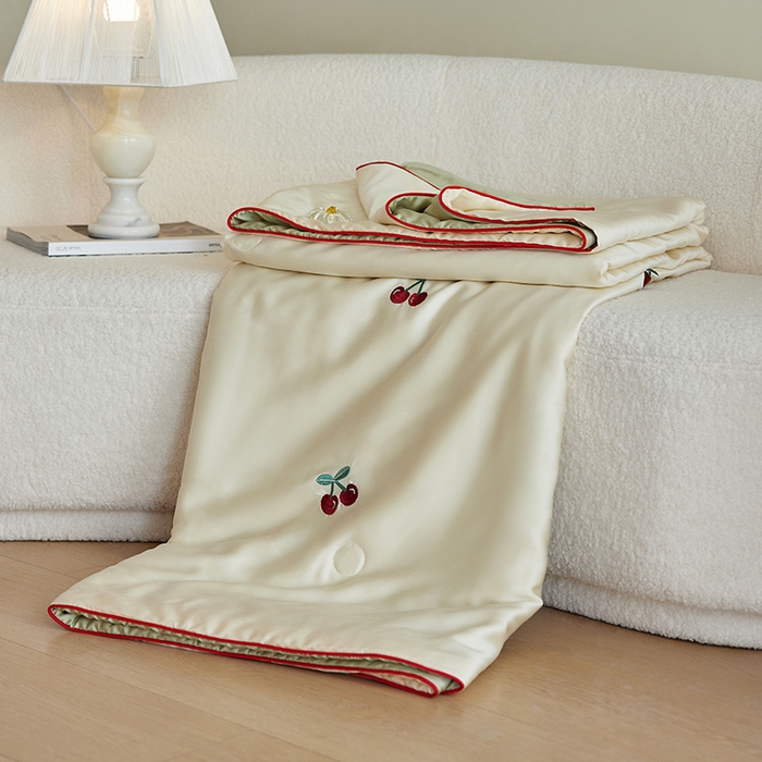 91家纺网 家纺一手货源 找家纺 （总）安莱生活 2025新款50s莱赛尔天丝绣花夏被夏凉被空调被四件套（埋绳款夏被）-萌神系列