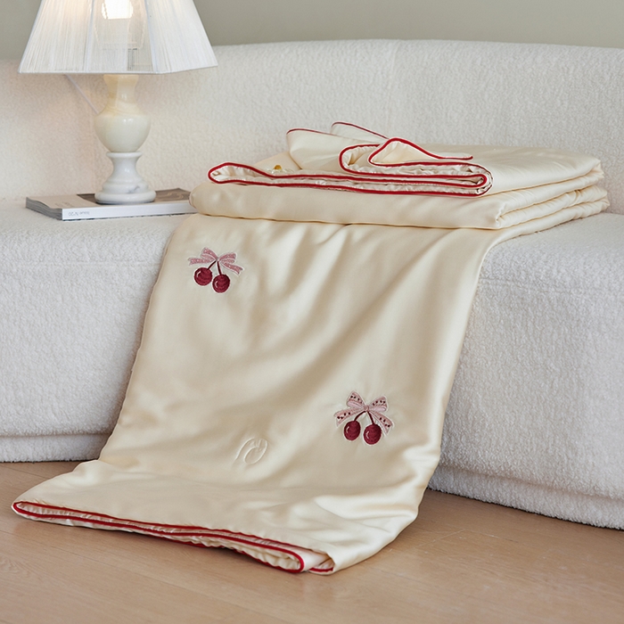 91家纺网 家纺一手货源 找家纺 （总）安莱生活 2025新款50s莱赛尔天丝绣花夏被夏凉被空调被四件套（埋绳款夏被）-萌神系列