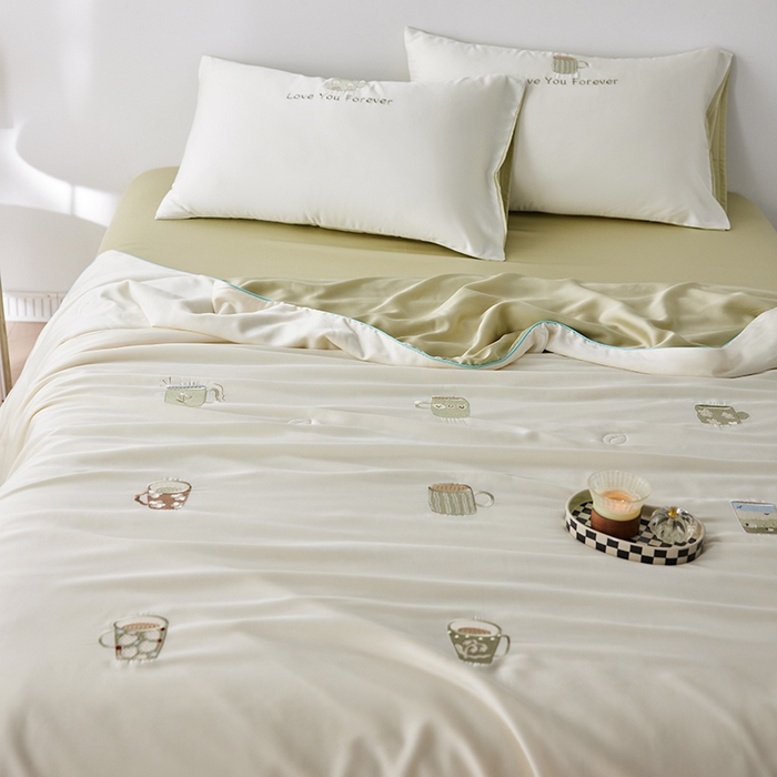 91家纺网 家纺一手货源 找家纺 安莱生活 2025新款50s莱赛尔天丝绣花夏被夏凉被空调被四件套（埋绳款夏被）-萌神系列 爱一辈子