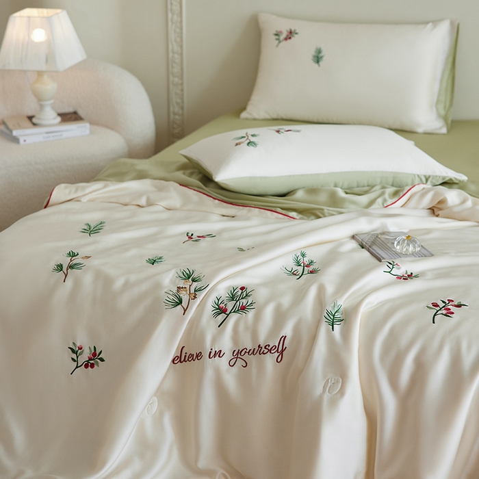 91家纺网 家纺一手货源 找家纺 安莱生活 2025新款50s莱赛尔天丝绣花夏被夏凉被空调被四件套（埋绳款夏被）-萌神系列 香脂冷杉