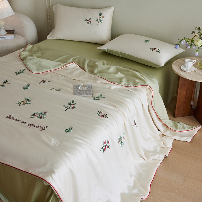 91家纺网 家纺一手货源 找家纺 安莱生活 2025新款50s莱赛尔天丝绣花夏被夏凉被空调被四件套（埋绳款夏被）-萌神系列 香脂冷杉