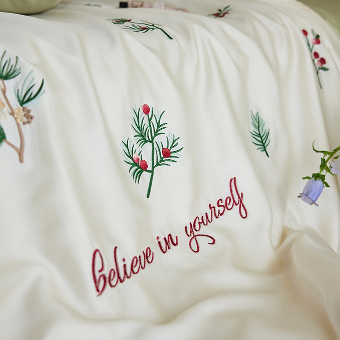 91家纺网 家纺一手货源 找家纺 安莱生活 2025新款50s莱赛尔天丝绣花夏被夏凉被空调被四件套（埋绳款夏被）-萌神系列 香脂冷杉