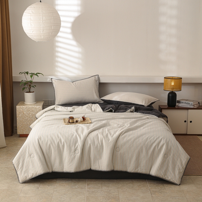 91家纺网 家纺一手货源 找家纺 简宜家居（朝初家纺） 2025春夏新款全棉纯棉贝壳边水洗棉夏被夏凉被空调被 贝壳边-黑灰条