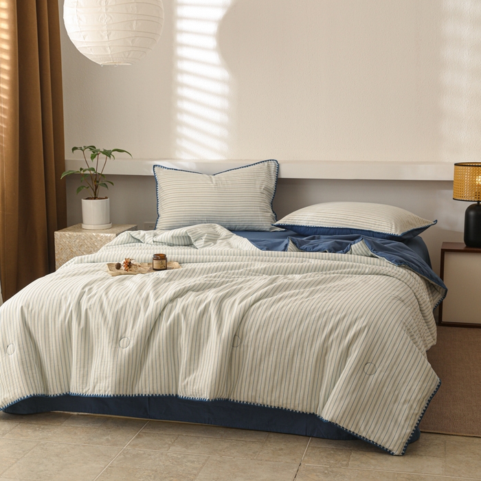 91家纺网 家纺一手货源 找家纺 简宜家居（朝初家纺） 2025春夏新款全棉纯棉贝壳边水洗棉夏被夏凉被空调被 贝壳边-蓝灰条