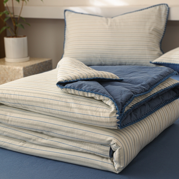 91家纺网 家纺一手货源 找家纺 简宜家居（朝初家纺） 2025春夏新款全棉纯棉贝壳边水洗棉夏被夏凉被空调被 贝壳边-蓝灰条