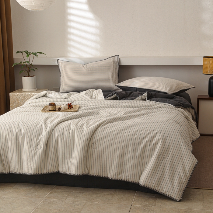 91家纺网 家纺一手货源 找家纺 简宜家居（朝初家纺） 2025春夏新款全棉纯棉贝壳边水洗棉夏被夏凉被空调被 贝壳边-黑灰条