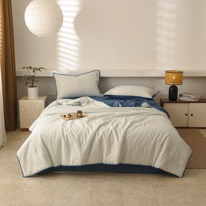 91家纺网 家纺一手货源 找家纺 简宜家居（朝初家纺） 2025春夏新款全棉纯棉贝壳边水洗棉夏被夏凉被空调被 贝壳边-蓝灰条