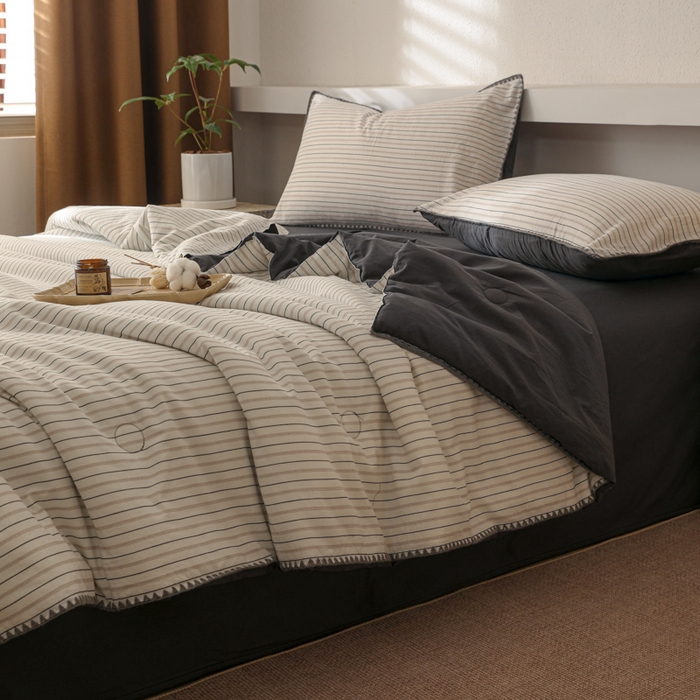 91家纺网 家纺一手货源 找家纺 简宜家居（朝初家纺） 2025春夏新款全棉纯棉贝壳边水洗棉夏被夏凉被空调被 贝壳边-黑灰条