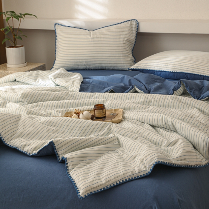 91家纺网 家纺一手货源 找家纺 简宜家居（朝初家纺） 2025春夏新款全棉纯棉贝壳边水洗棉夏被夏凉被空调被 贝壳边-蓝灰条
