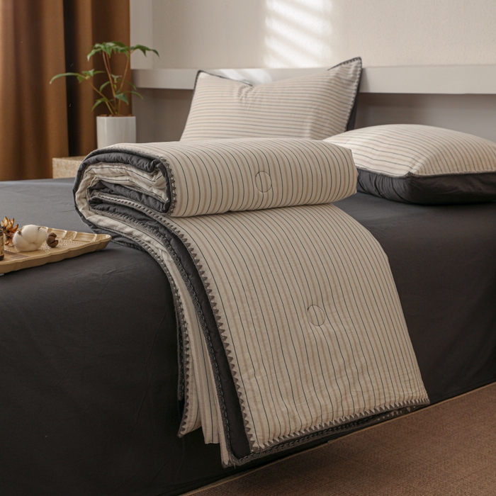 91家纺网 家纺一手货源 找家纺 简宜家居（朝初家纺） 2025春夏新款全棉纯棉贝壳边水洗棉夏被夏凉被空调被 贝壳边-黑灰条