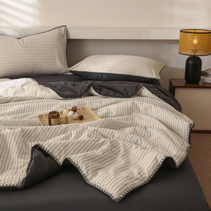 91家纺网 家纺一手货源 找家纺 简宜家居（朝初家纺） 2025春夏新款全棉纯棉贝壳边水洗棉夏被夏凉被空调被 贝壳边-黑灰条