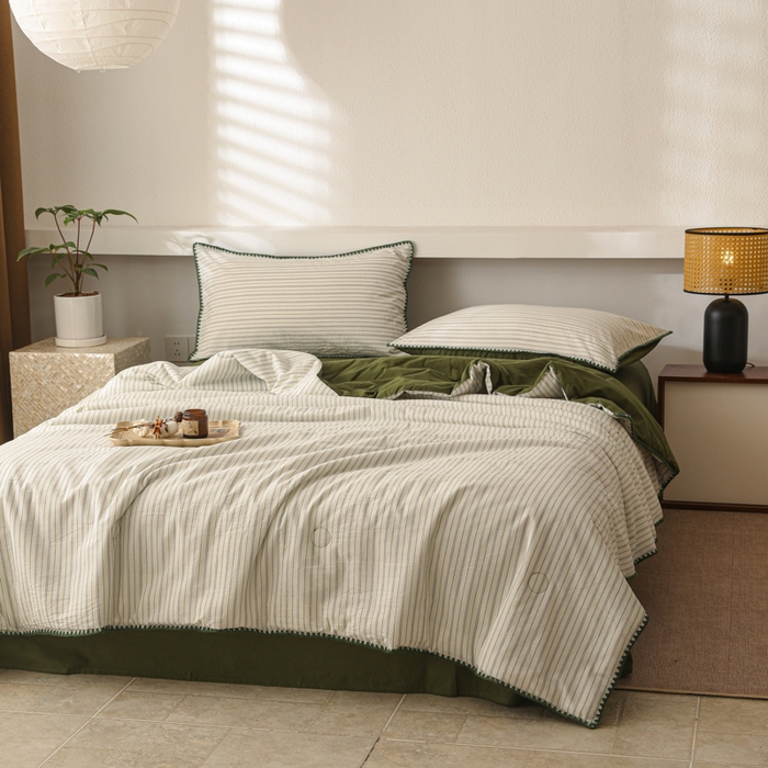 91家纺网 家纺一手货源 找家纺 简宜家居（朝初家纺） 2025春夏新款全棉纯棉贝壳边水洗棉夏被夏凉被空调被 贝壳边 绿灰条