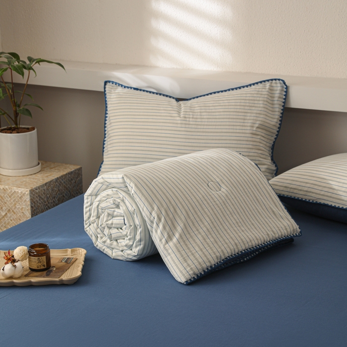 91家纺网 家纺一手货源 找家纺 简宜家居（朝初家纺） 2025春夏新款全棉纯棉贝壳边水洗棉夏被夏凉被空调被 贝壳边-蓝灰条