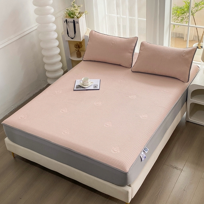 91家纺网 家纺一手货源 找家纺 （总）欧邦 2025春夏新款5A抗菌华夫格凉感冰豆床笠款凉席席子-小熊系列