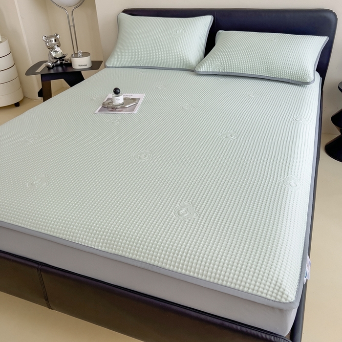 91家纺网 家纺一手货源 找家纺 欧邦 2025春夏新款5A抗菌华夫格凉感冰豆床笠款凉席席子-小熊系列 小熊-水绿