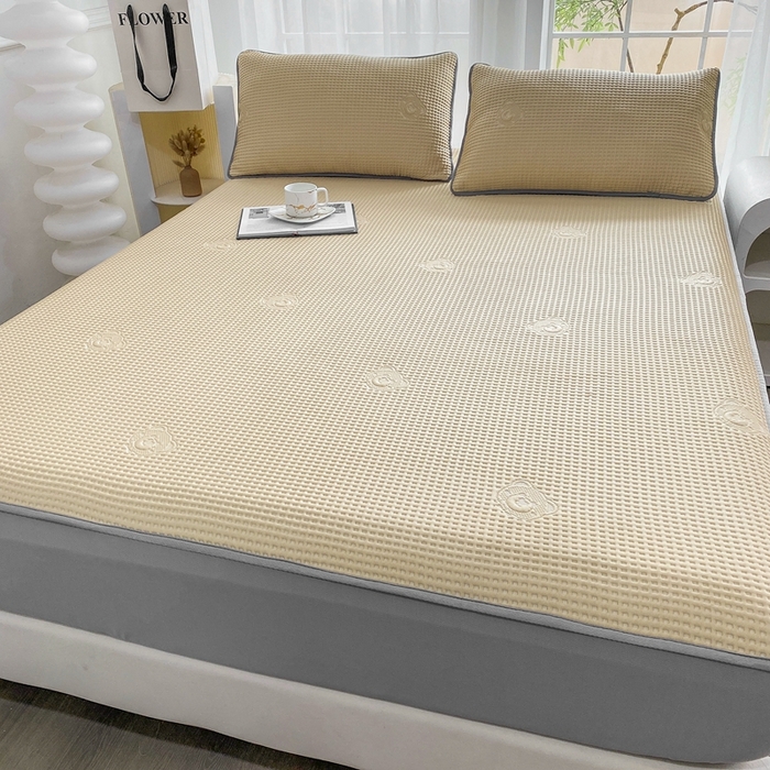 91家纺网 家纺一手货源 找家纺 欧邦 2025春夏新款5A抗菌华夫格凉感冰豆床笠款凉席席子-小熊系列 小熊-玉米黄