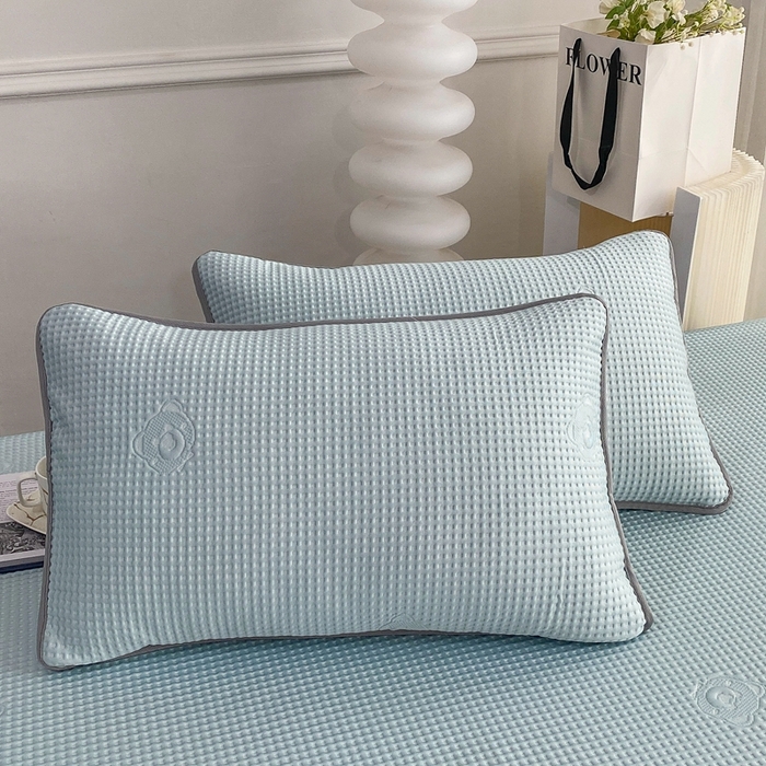 91家纺网 家纺一手货源 找家纺 欧邦 2025春夏新款5A抗菌华夫格凉感冰豆床笠款凉席席子-小熊系列 小熊-孔雀蓝