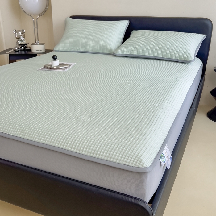 91家纺网 家纺一手货源 找家纺 欧邦 2025春夏新款5A抗菌华夫格凉感冰豆床笠款凉席席子-小熊系列 小熊-水绿