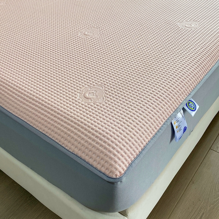 91家纺网 家纺一手货源 找家纺 欧邦 2025春夏新款5A抗菌华夫格凉感冰豆床笠款凉席席子-小熊系列 小熊-贵妃粉