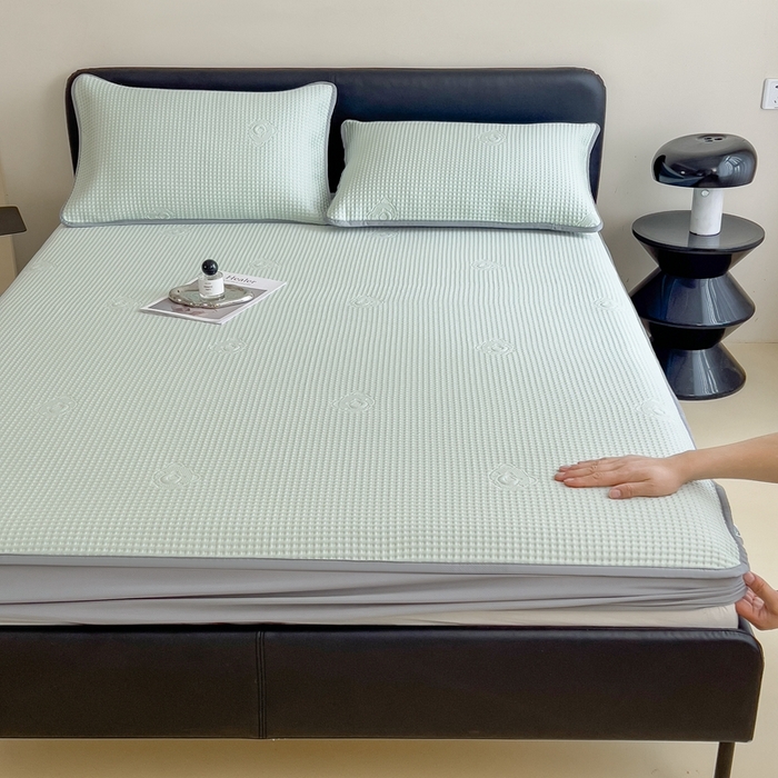 91家纺网 家纺一手货源 找家纺 欧邦 2025春夏新款5A抗菌华夫格凉感冰豆床笠款凉席席子-小熊系列 小熊-水绿