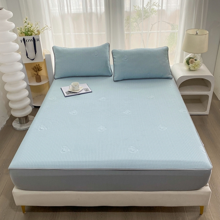 91家纺网 家纺一手货源 找家纺 欧邦 2025春夏新款5A抗菌华夫格凉感冰豆床笠款凉席席子-小熊系列 小熊-孔雀蓝