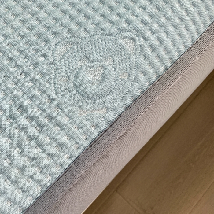 91家纺网 家纺一手货源 找家纺 欧邦 2025春夏新款5A抗菌华夫格凉感冰豆床笠款凉席席子-小熊系列 小熊-孔雀蓝