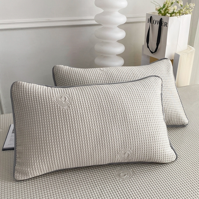 91家纺网 家纺一手货源 找家纺 欧邦 2025春夏新款5A抗菌华夫格凉感冰豆床笠款凉席席子-小熊系列 小熊-浅卡其