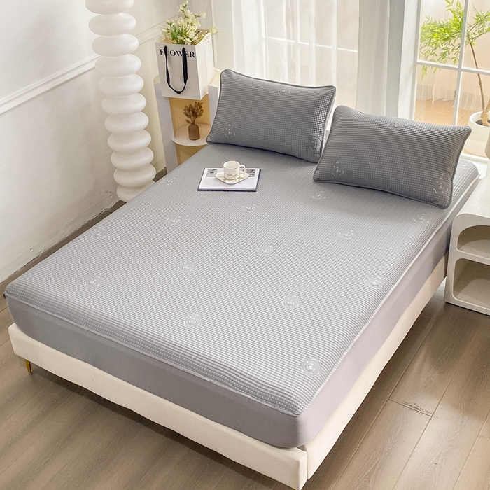 91家纺网 家纺一手货源 找家纺 欧邦 2025春夏新款5A抗菌华夫格凉感冰豆床笠款凉席席子-小熊系列 小熊-极致灰