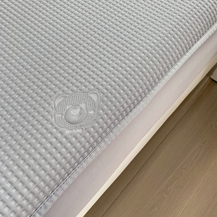 91家纺网 家纺一手货源 找家纺 欧邦 2025春夏新款5A抗菌华夫格凉感冰豆床笠款凉席席子-小熊系列 小熊-极致灰