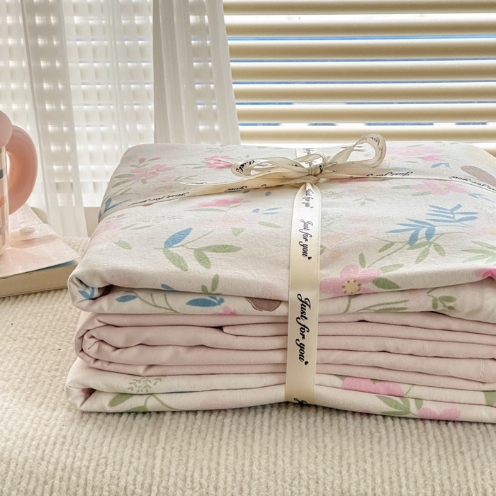 91家纺网 家纺一手货源 找家纺 冕悠家纺 2025新款A类高克重糯叽叽超柔糯水洗棉印花四件套-单被套 熊熊花语