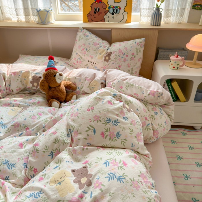 91家纺网 家纺一手货源 找家纺 冕悠家纺 2025新款A类高克重糯叽叽超柔糯水洗棉印花四件套-单被套 熊熊花语