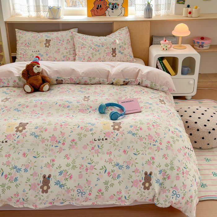 91家纺网 家纺一手货源 找家纺 冕悠家纺 2025新款A类高克重糯叽叽超柔糯水洗棉印花四件套-单被套 熊熊花语